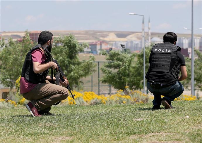 İstanbul'da çatışma: 1 polis şehit oldu - 11