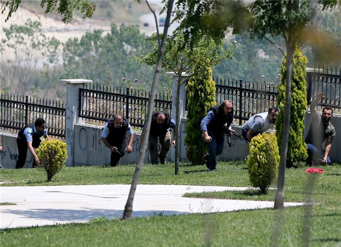İstanbul'da çatışma: 1 polis şehit oldu - 7