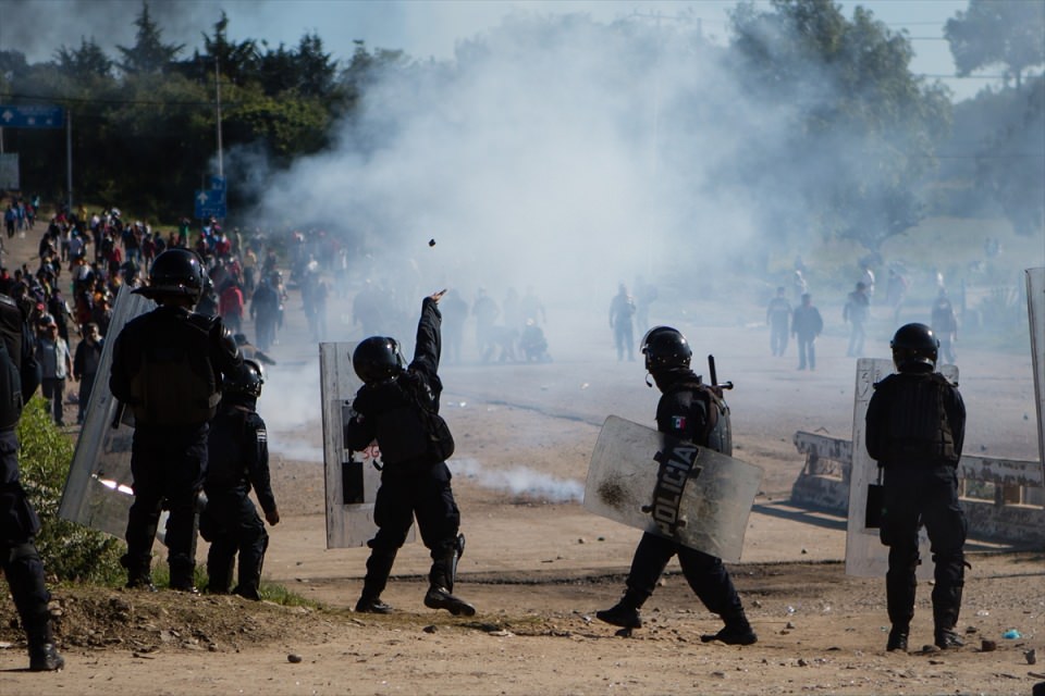 Meksika karıştı: 6 ölü - 26