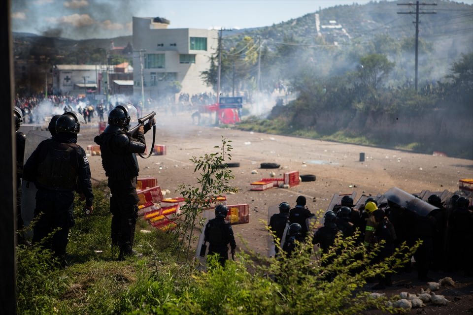 Meksika karıştı: 6 ölü - 28