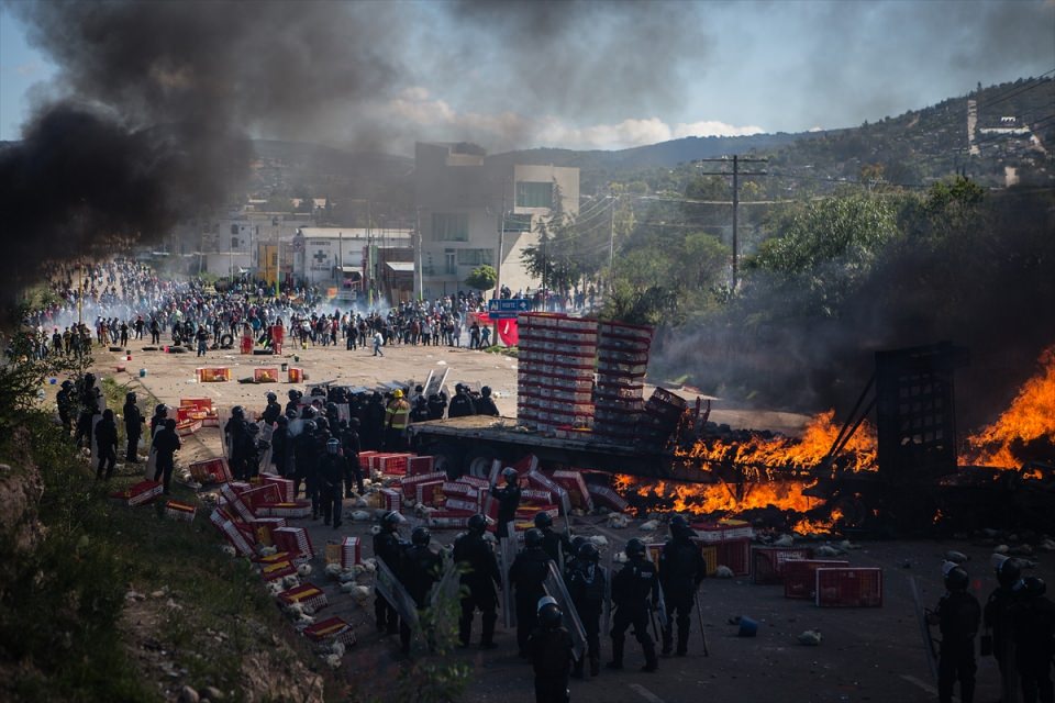 Meksika karıştı: 6 ölü - 24