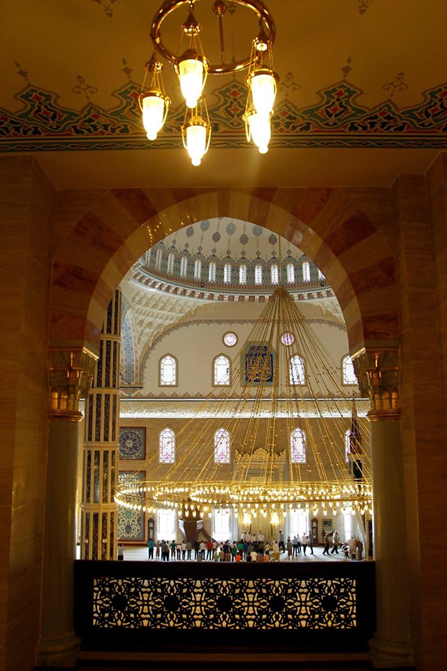 Türkiye'nin üçüncü büyük camisi - 738