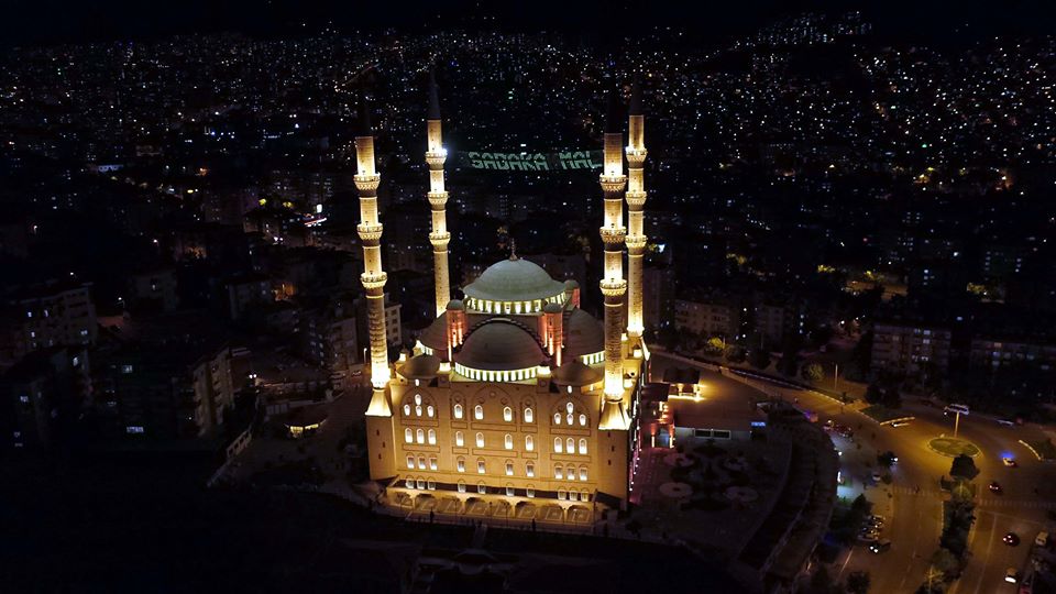 Türkiye'nin üçüncü büyük camisi - 723