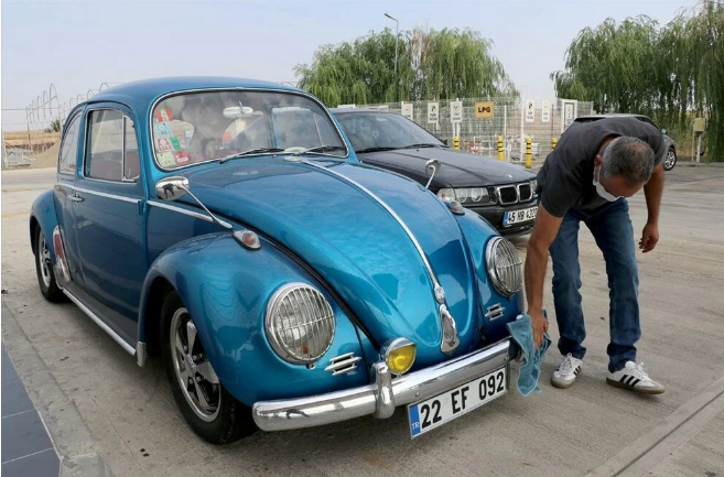 İlaç mümessili, hobisinin peşinden gitti: Klasik otomobilleri restore ediyor - 4