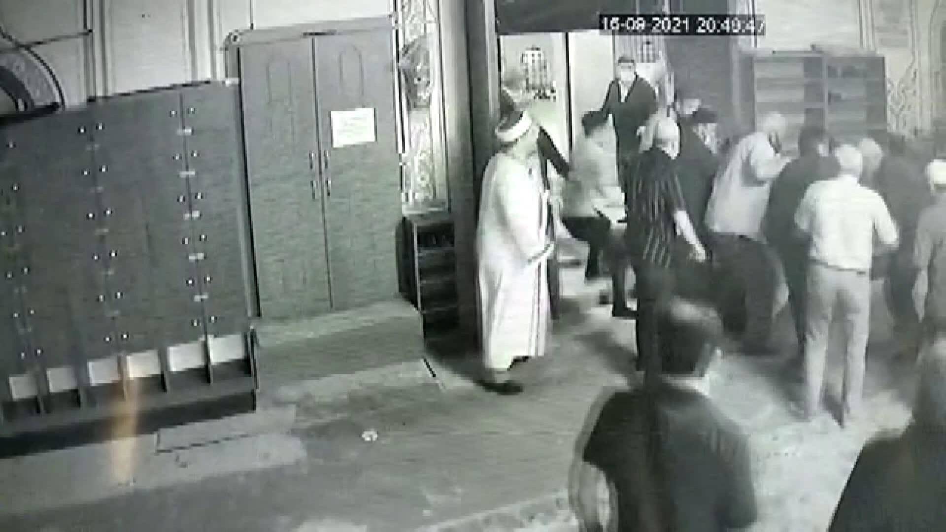 Camide imam ve cemaate sopalı saldırı - 3