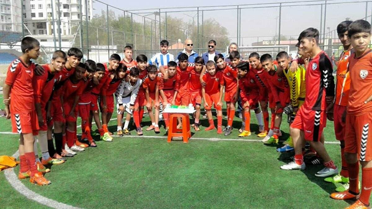 Tahliye uçağından düşen Afgan milli futbolcunun ailesi ABD'li pilotların yargılanmasını istiyor - 13