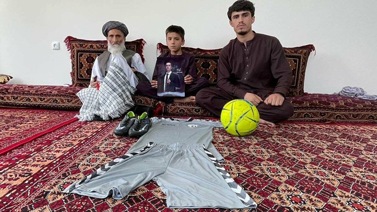 Tahliye uçağından düşen Afgan milli futbolcunun ailesi ABD'li pilotların yargılanmasını istiyor - 2