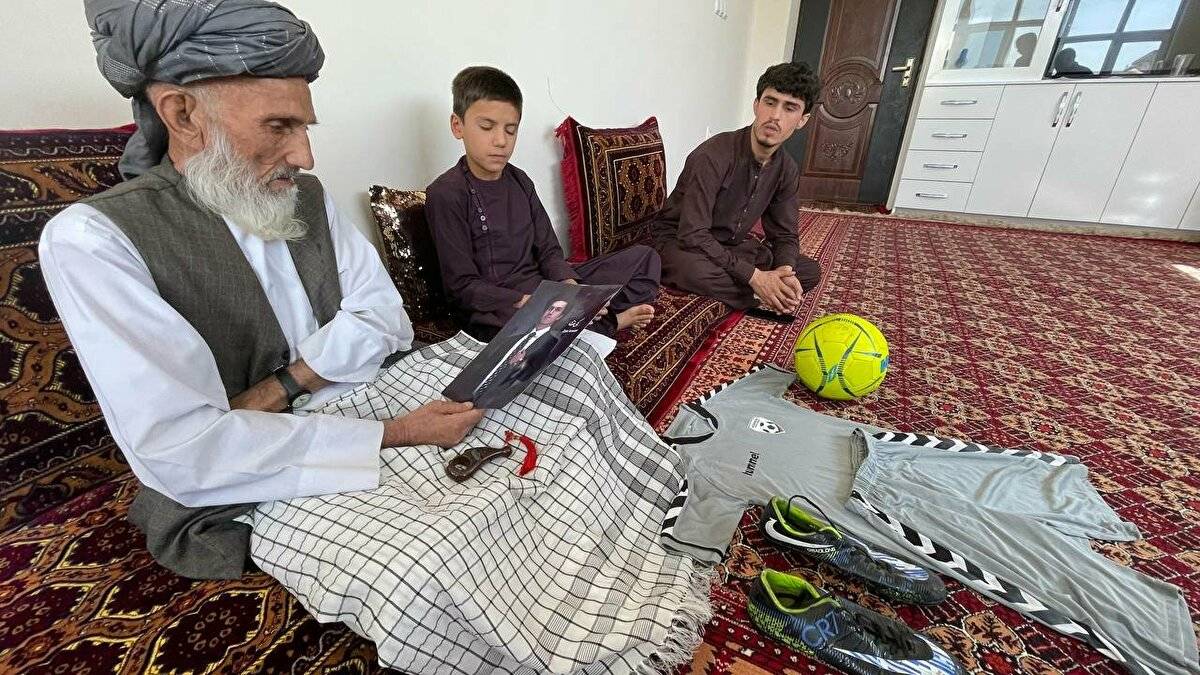Tahliye uçağından düşen Afgan milli futbolcunun ailesi ABD'li pilotların yargılanmasını istiyor - 5