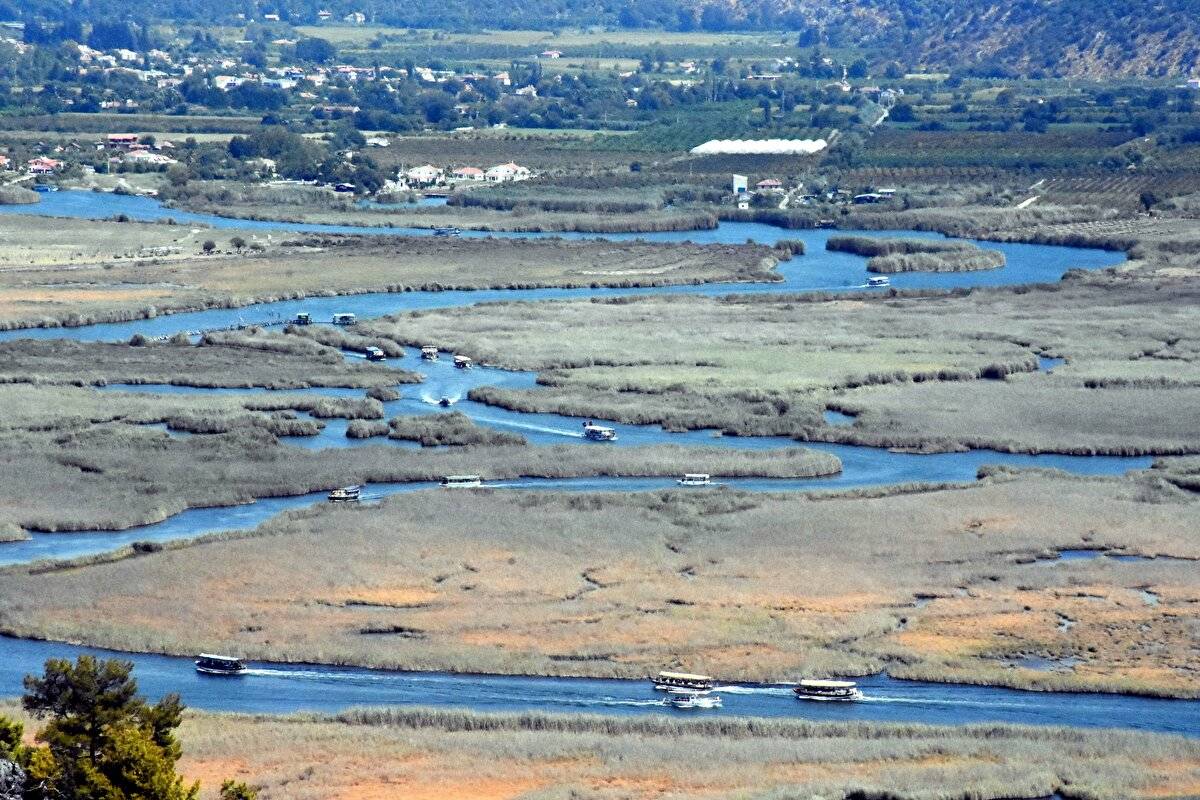 Her yıl bir milyon kişi ziyaret ediyor: Labirent görünümlü sazlıklar arasında geziyorlar - 4