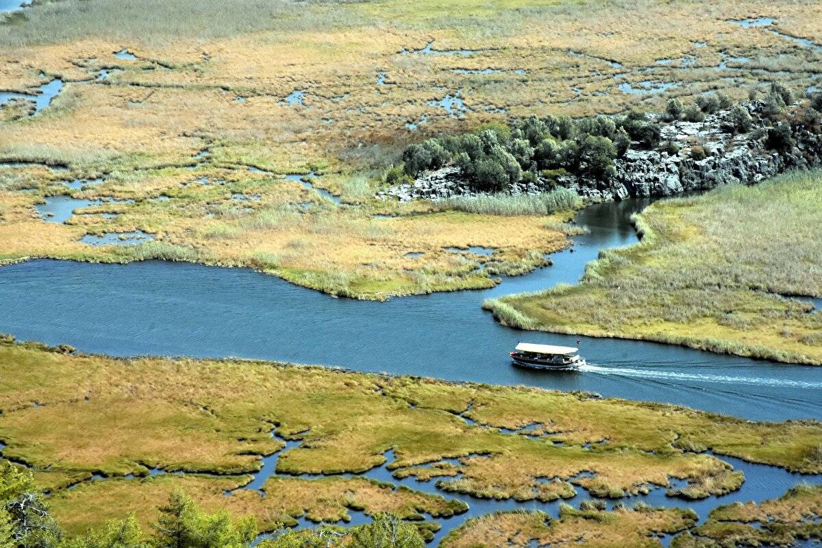Her yıl bir milyon kişi ziyaret ediyor: Labirent görünümlü sazlıklar arasında geziyorlar - 6