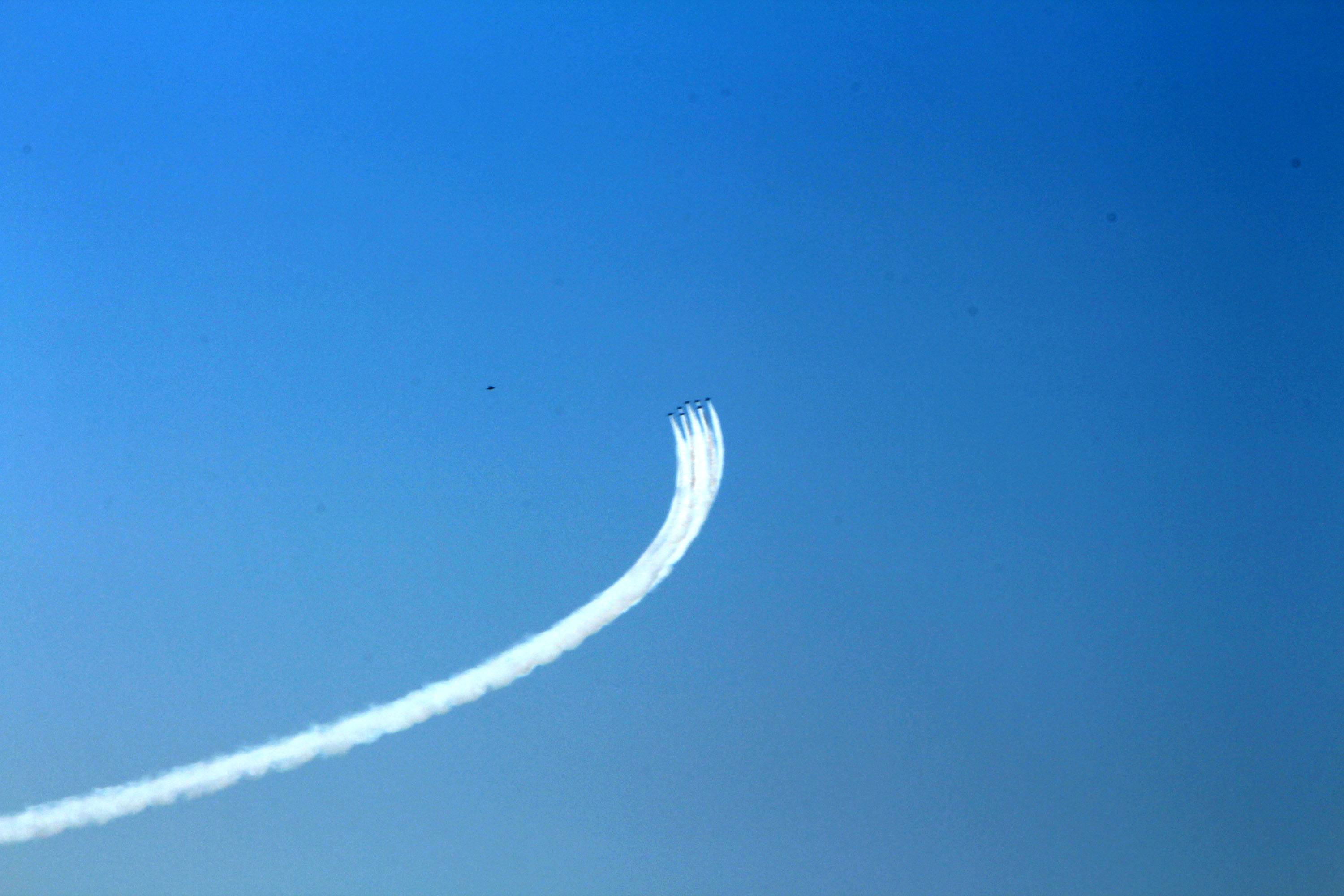 TEKNOFEST öncesi İstanbul Boğazı'nda Türk Yıldızları'ndan selamlama uçuşu - 10