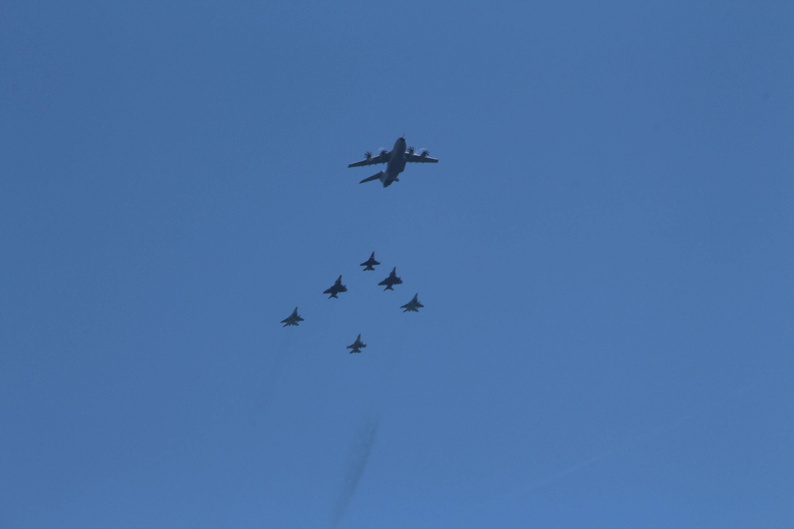 TEKNOFEST öncesi İstanbul Boğazı'nda Türk Yıldızları'ndan selamlama uçuşu - 9