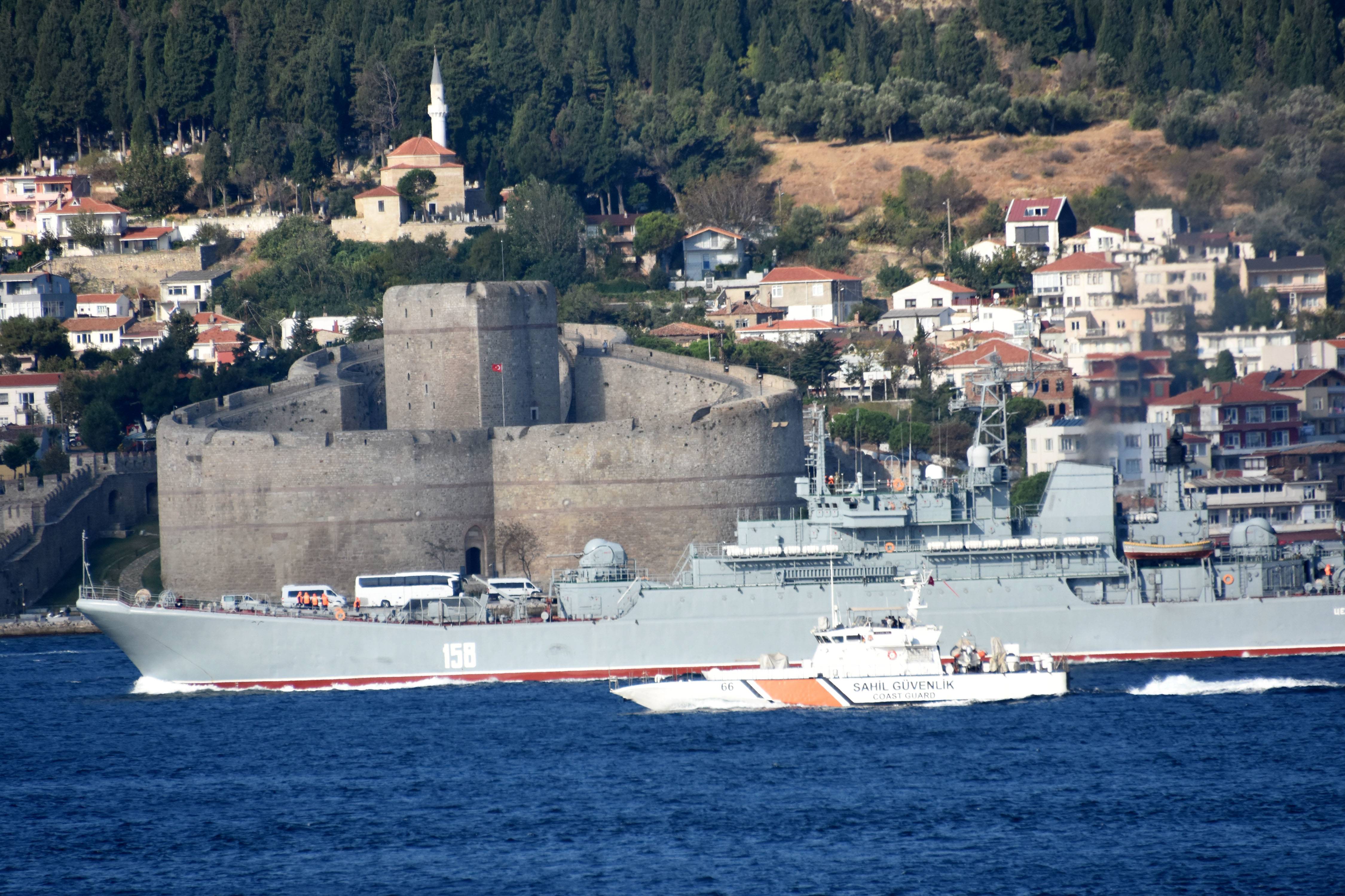 Rus savaş gemisi, Çanakkale Boğazı'ndan geçti - 4