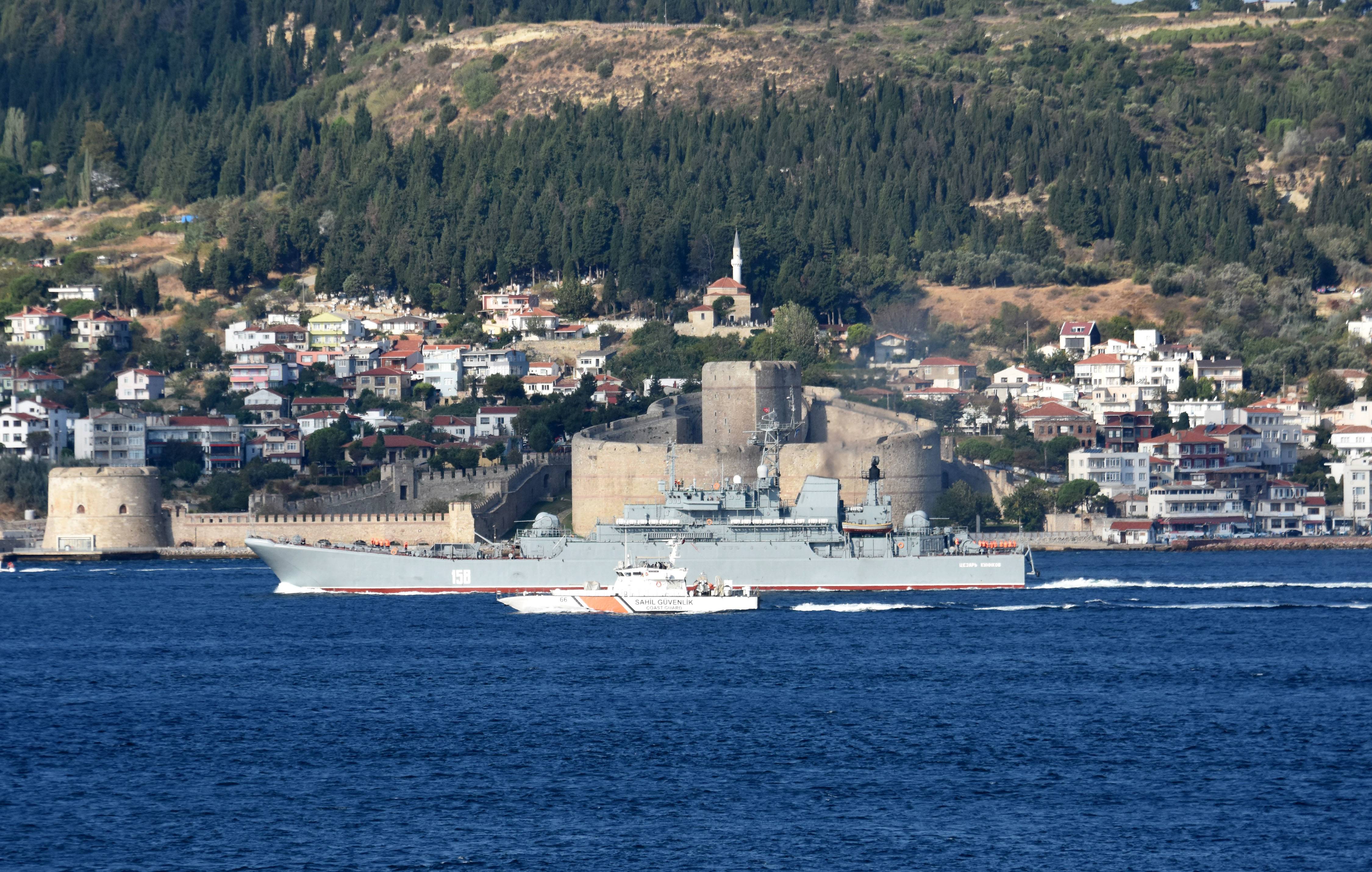 Rus savaş gemisi, Çanakkale Boğazı'ndan geçti - 3