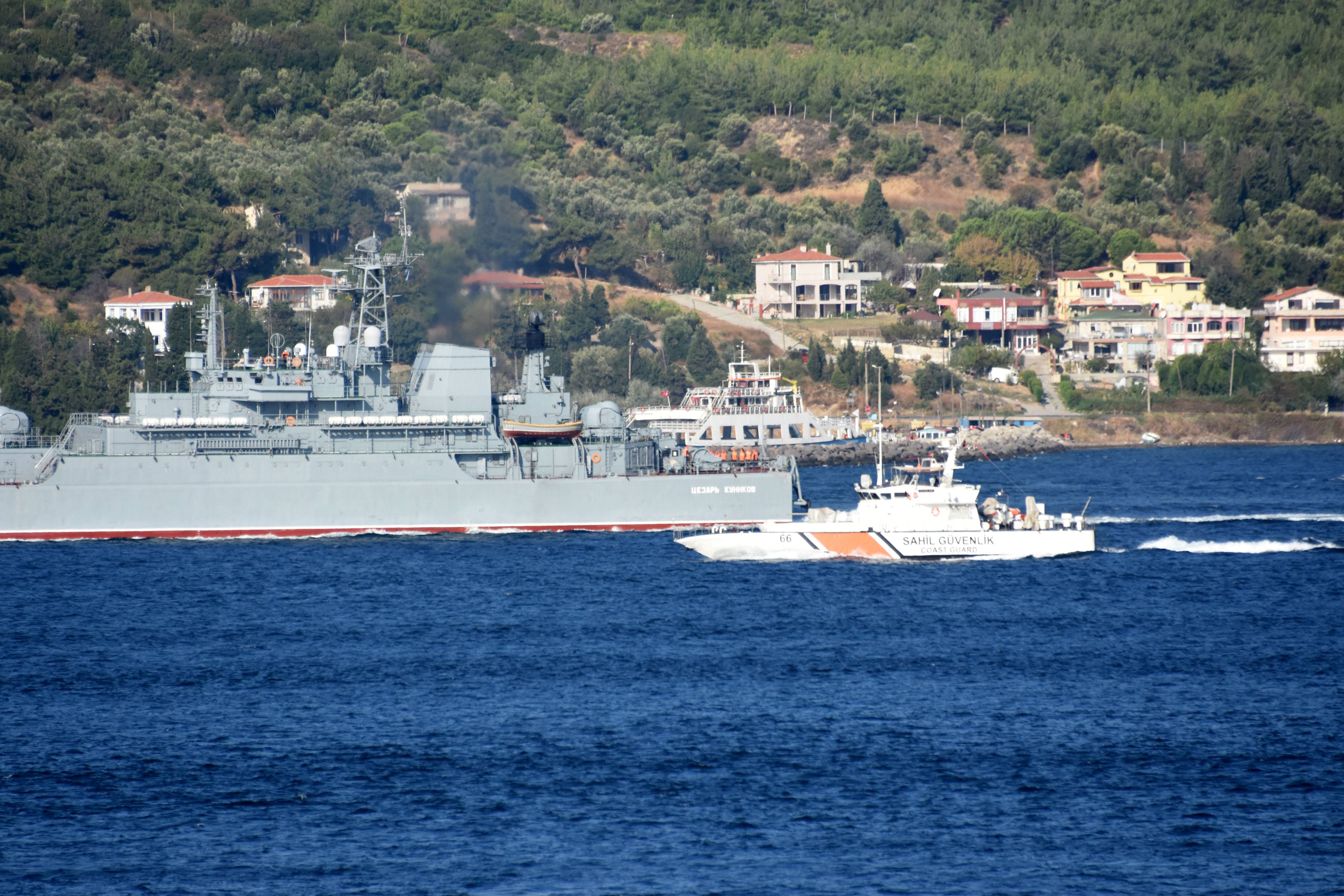 Rus savaş gemisi, Çanakkale Boğazı'ndan geçti - 9