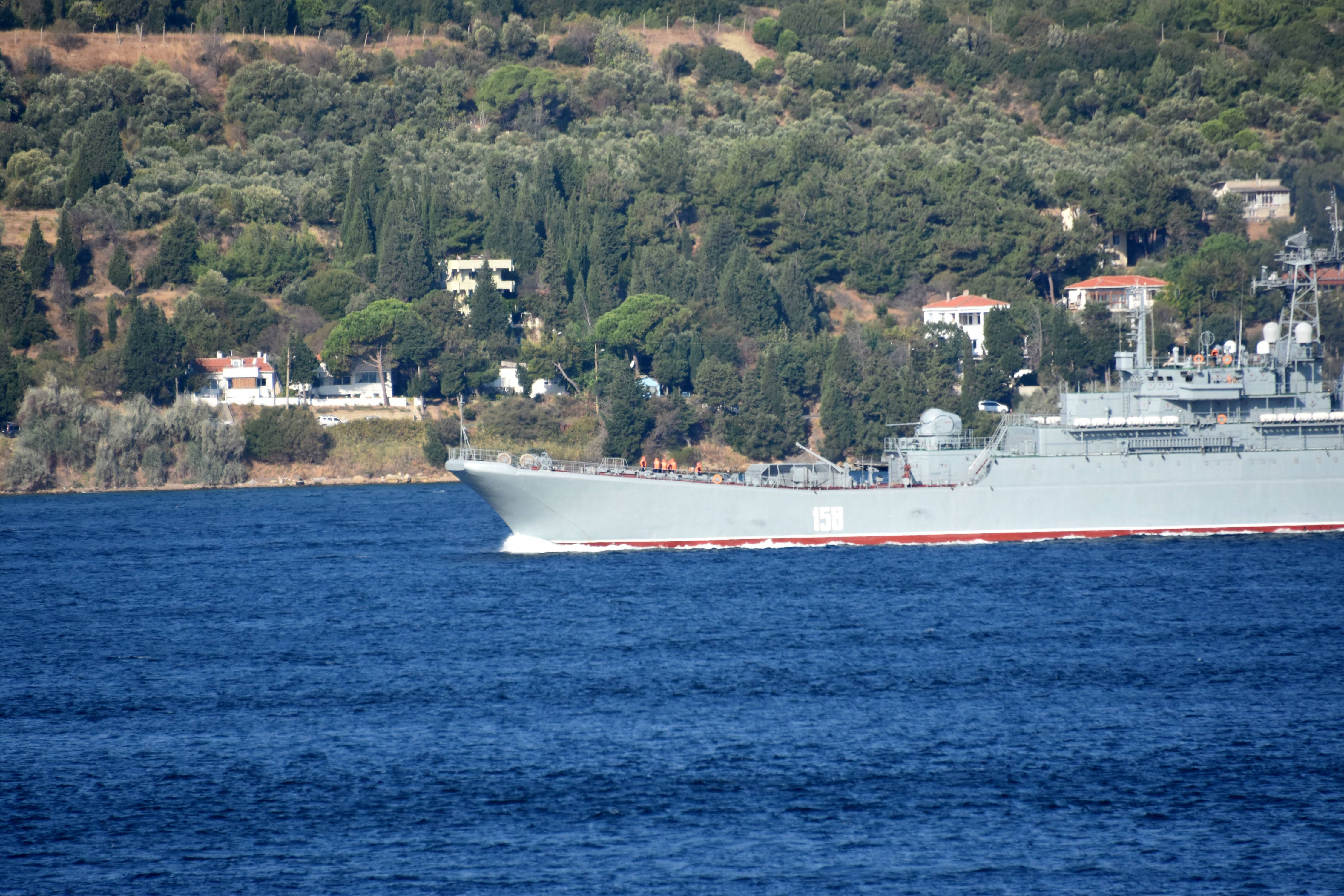 Rus savaş gemisi, Çanakkale Boğazı'ndan geçti - 8