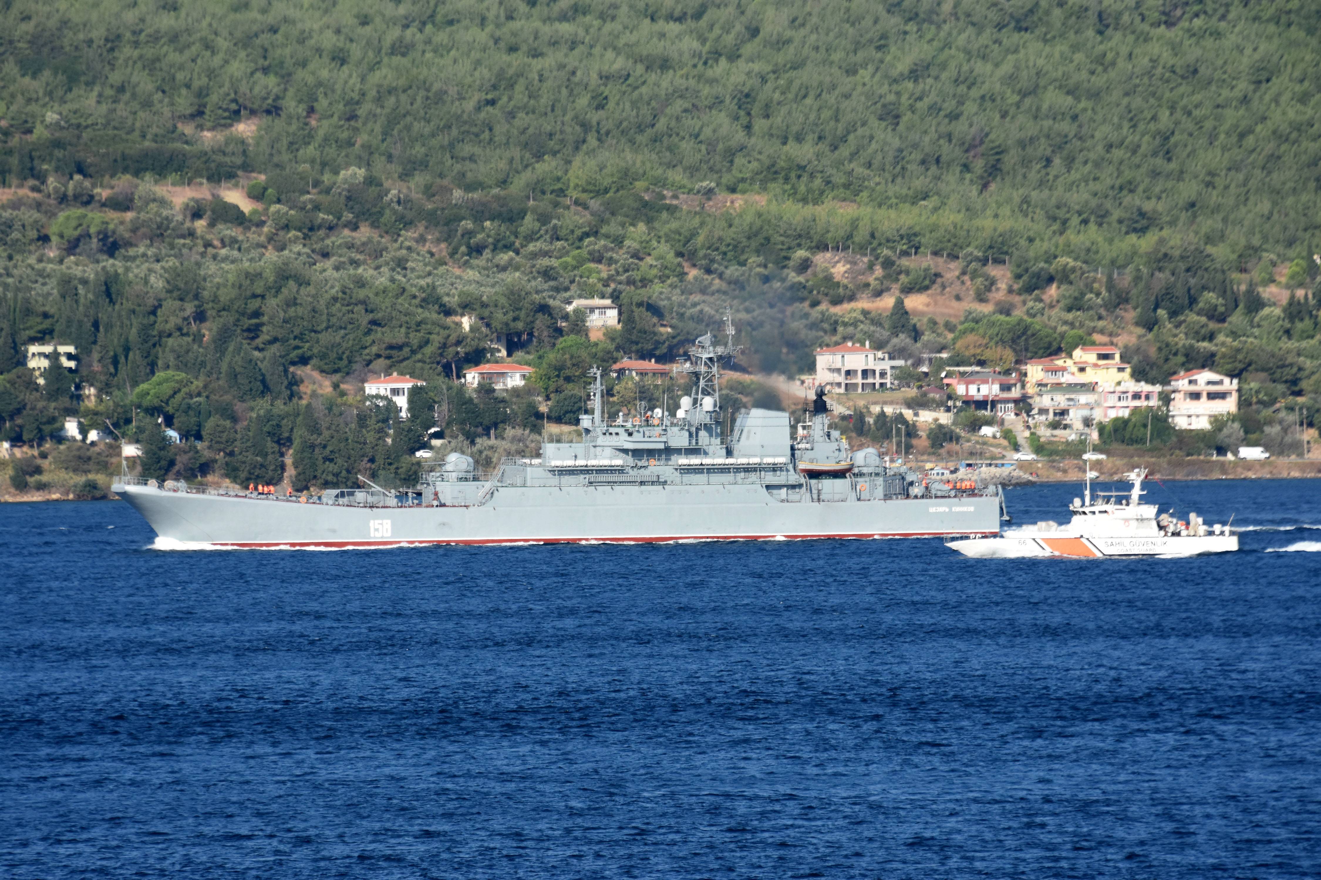Rus savaş gemisi, Çanakkale Boğazı'ndan geçti - 7