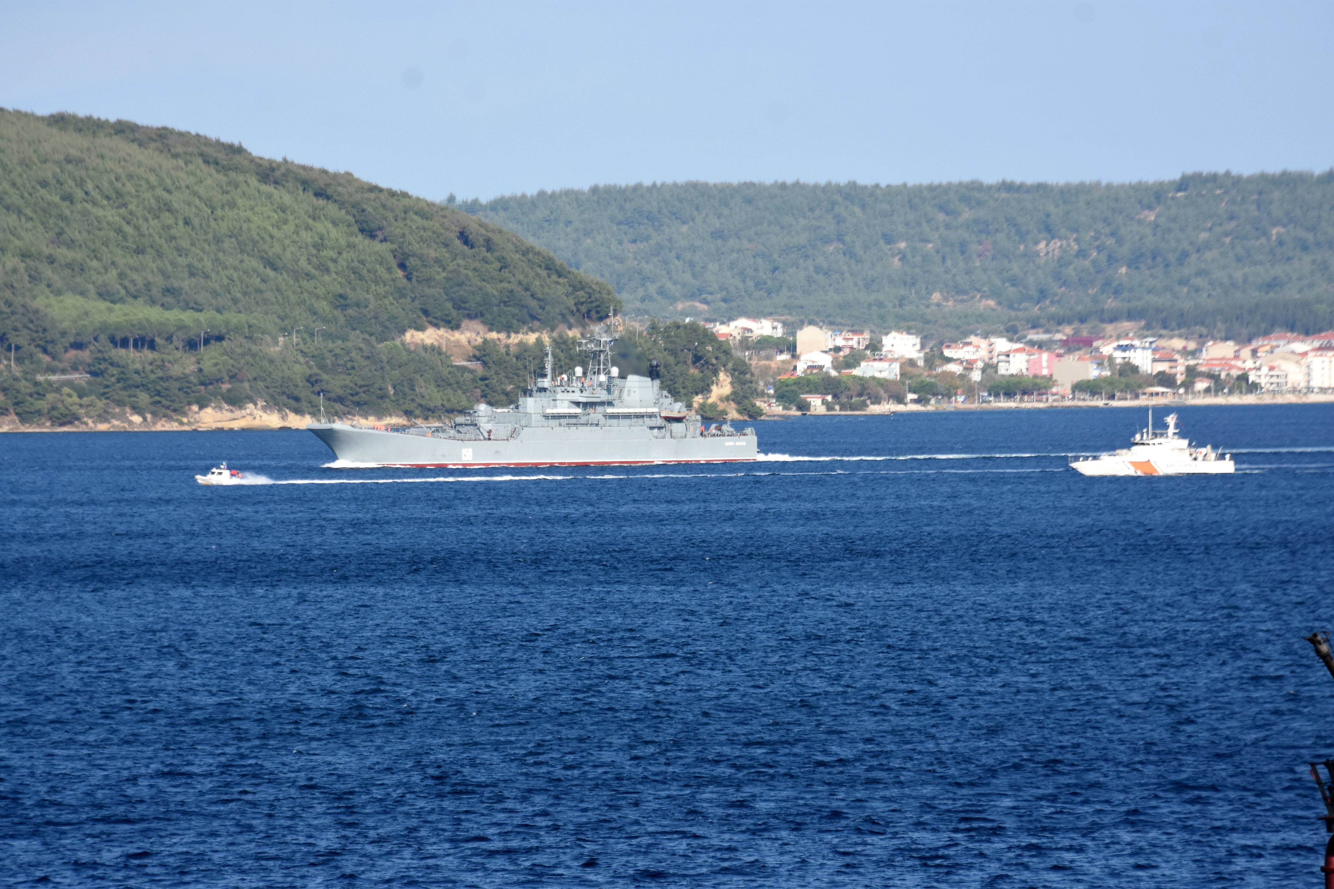 Rus savaş gemisi, Çanakkale Boğazı'ndan geçti - 6