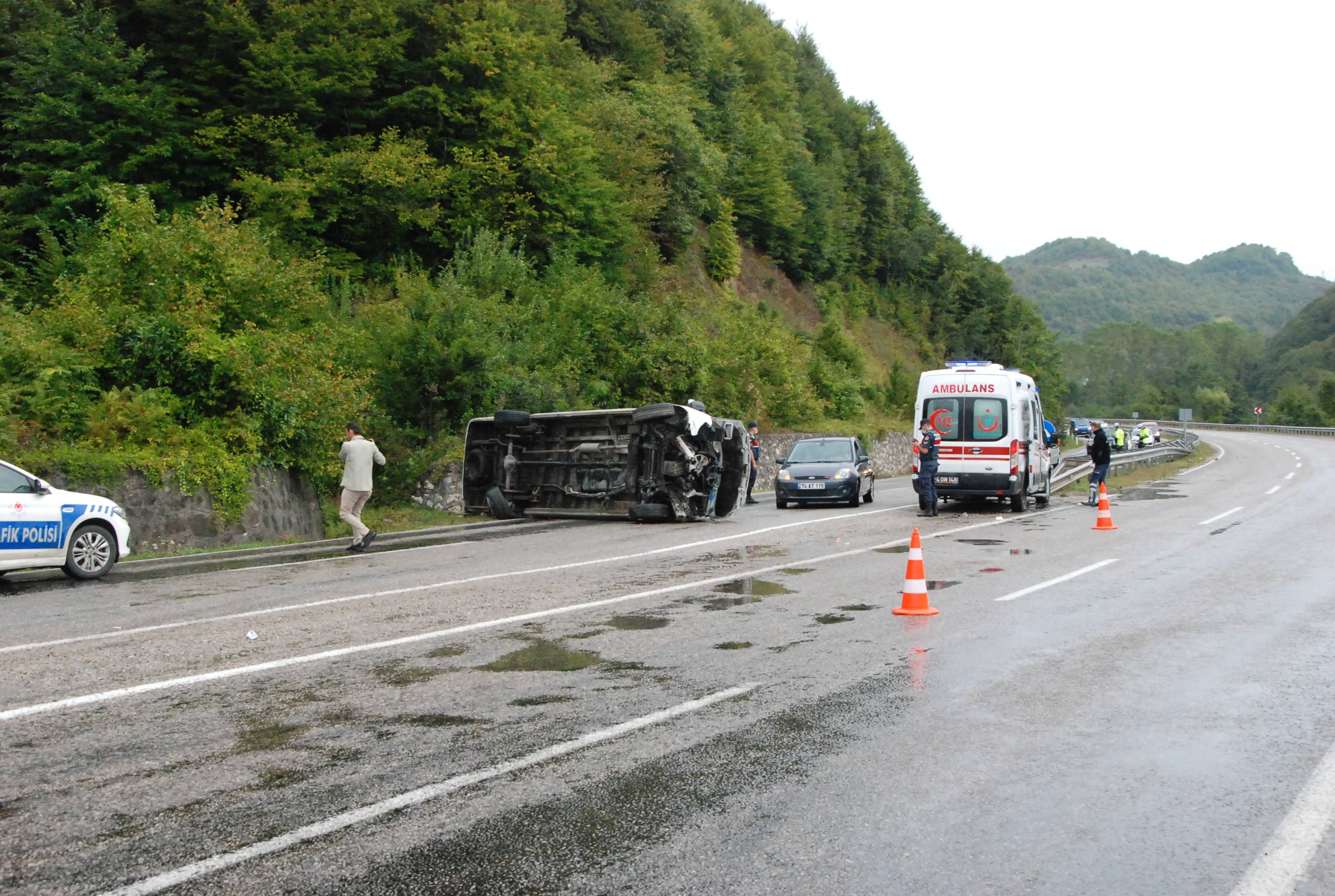 Bartın'da maden işçilerinin minibüsü devrildi: 11 yaralı - 7