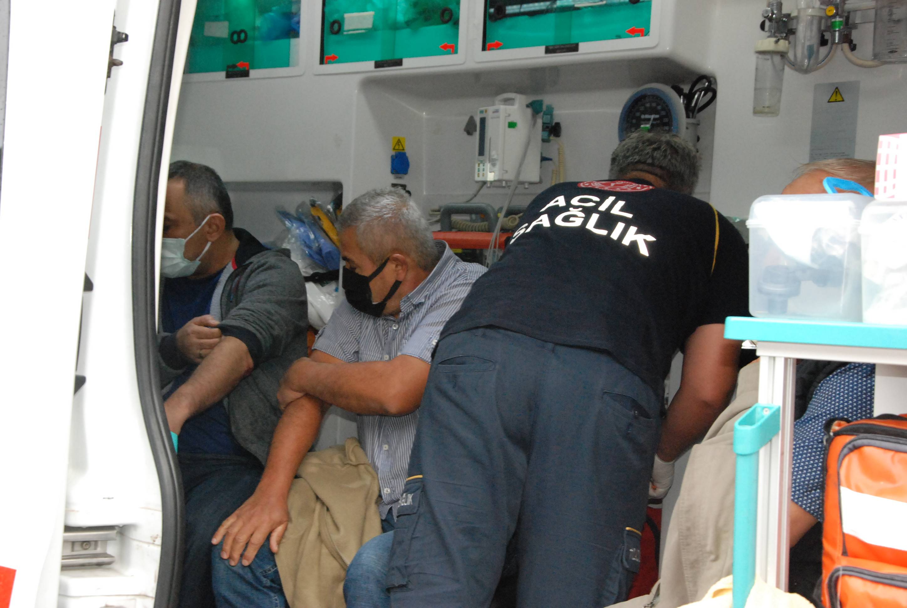 Bartın'da maden işçilerinin minibüsü devrildi: 11 yaralı - 2