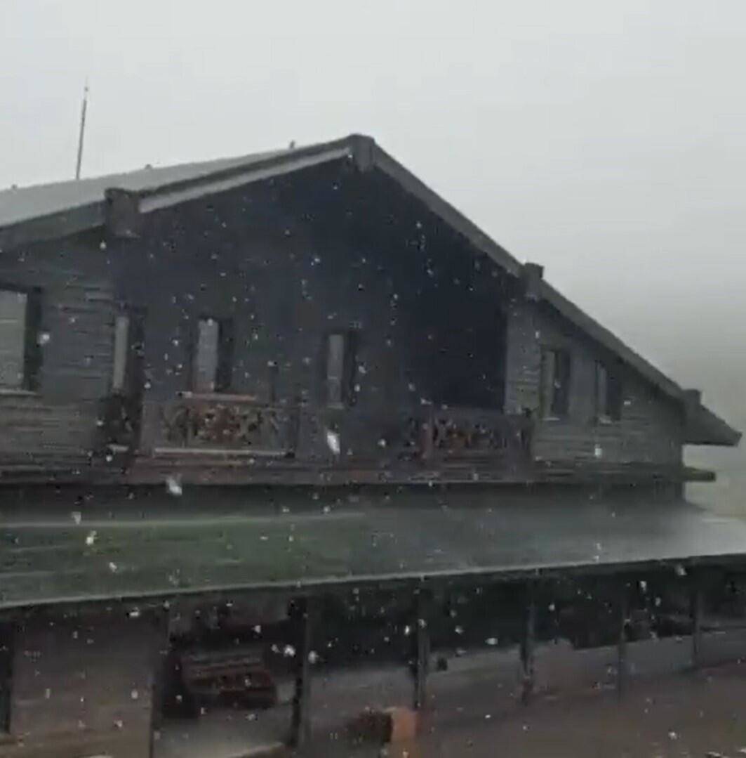 Uludağ ve Kartalkaya'ya mevsimin ilk kar yağışı düştü - 16