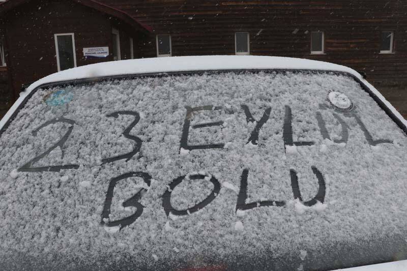 Uludağ ve Kartalkaya'ya mevsimin ilk kar yağışı düştü - 17