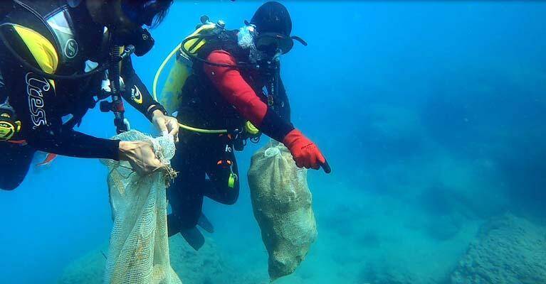 Deniz tabanı maske ve eldiven dolu - 1