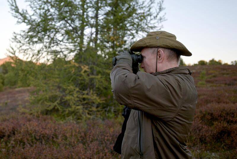 Rus lider Putin'in Sibirya tatilinden kareler: Çadırda kaldı, balık tuttu, arazi aracı kullandı - 6