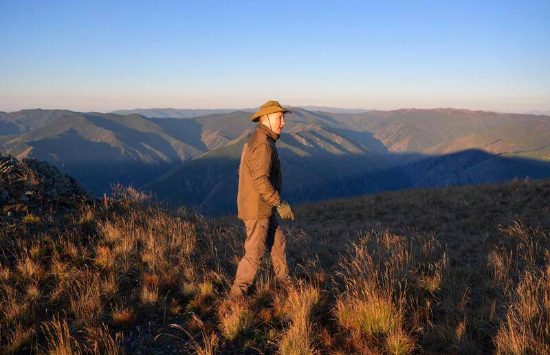 Rus lider Putin'in Sibirya tatilinden kareler: Çadırda kaldı, balık tuttu, arazi aracı kullandı - 9