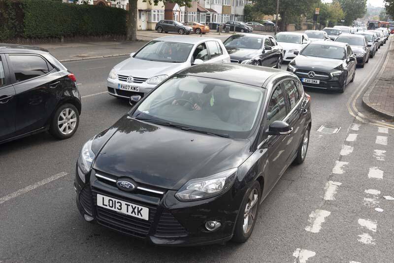 Fotoğraflar İngiltere'den! Kuyruğun sonu görünmedi - 9