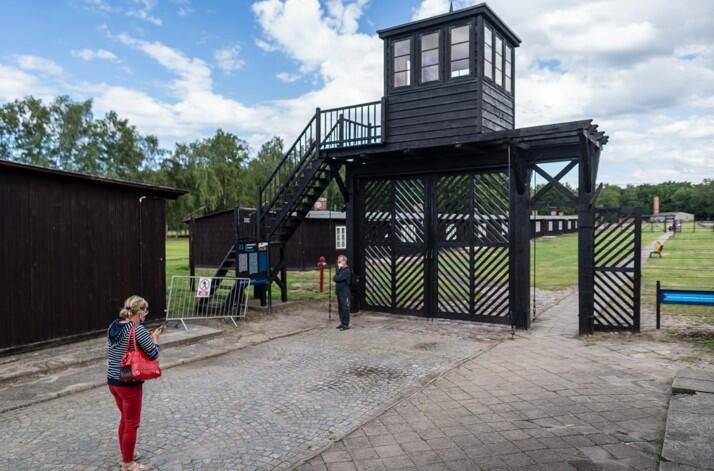 11 bin kişinin öldürülmesine yardımla suçlanıyor: Nazi kampı sekreteri 96 yaşında hakim karşısında - 2