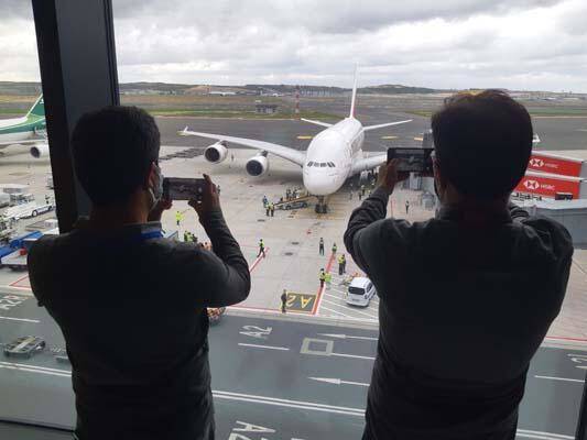 Dünyanın en büyük uçağı İstanbul'a ilk yolcularını taşıdı - 1