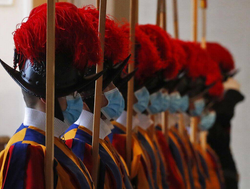 Vatikan'ın kalbinde aşı krizi - 2