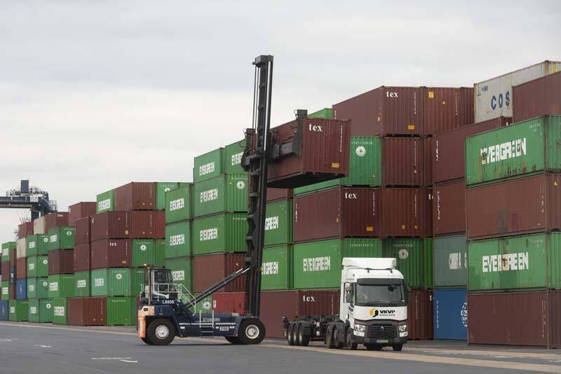 İngiltere'de nakliye krizi: Limanda birikiyorlar - 6