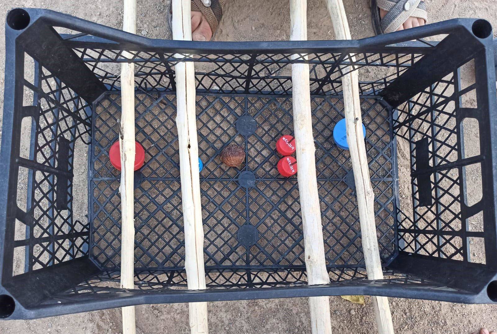 Çocuklar için meyve kasasından langırt yaptı - 2