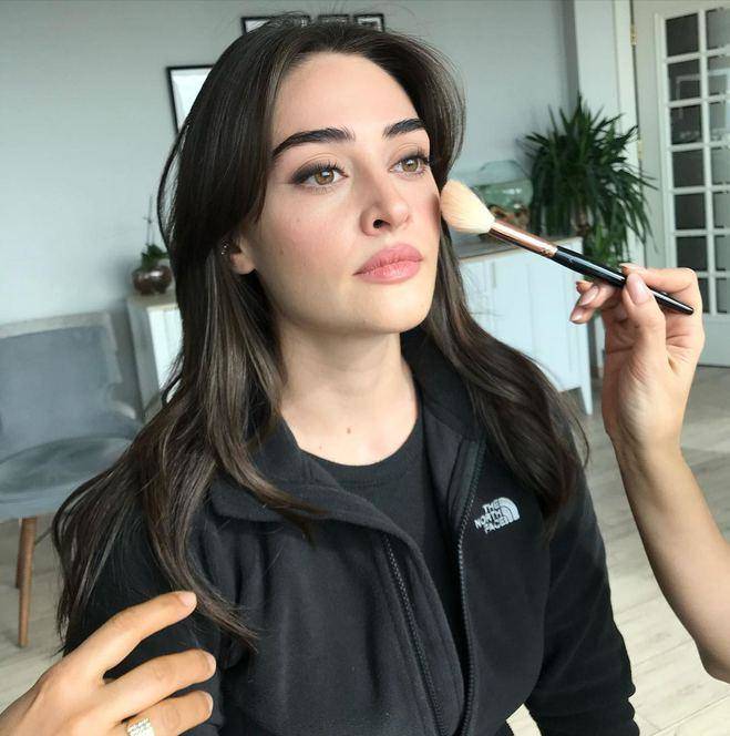 Esra Bilgiç yaptıklarıyla set ekibini bezdirdi - 4