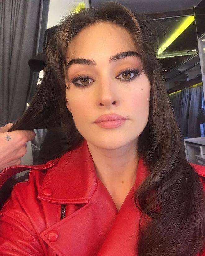 Esra Bilgiç yaptıklarıyla set ekibini bezdirdi - 5