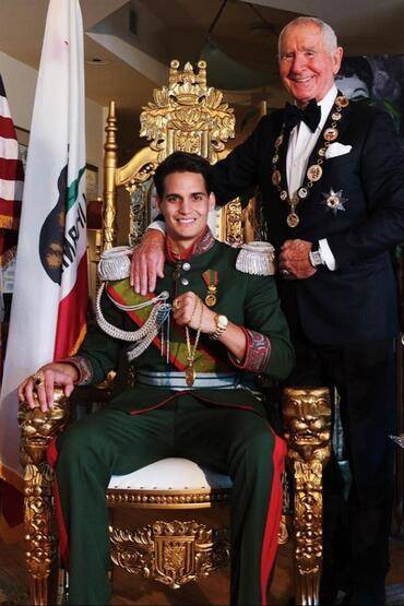 15 milyon sterlin: Alman prens, mirasını bırakmak için 27 yaşındaki genci evlat edindi - 4