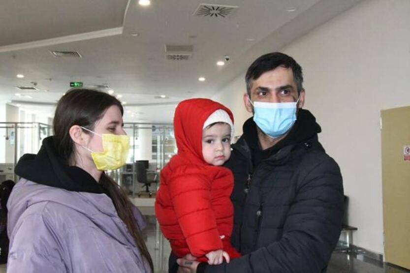 Tatile gittiği Odessa'da patlamalara şahit oldu, sınıra 8 kilometre yürüdü - 1