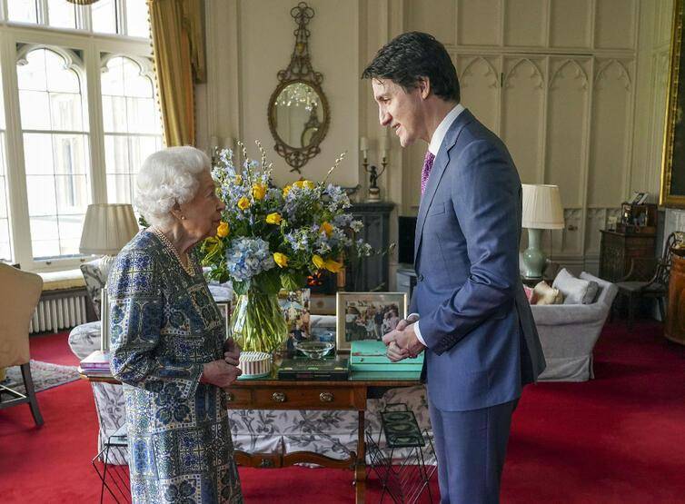 Koronavirüsü atlatan Kraliçe 2. Elizabeth, Kanada Başbakanı Trudeau'yu Windsor Kalesi'nde ağırladı - 5