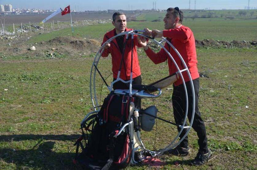 İstanbul'da paramotor uçuşunda havada telefon tamiri yaptı - 9