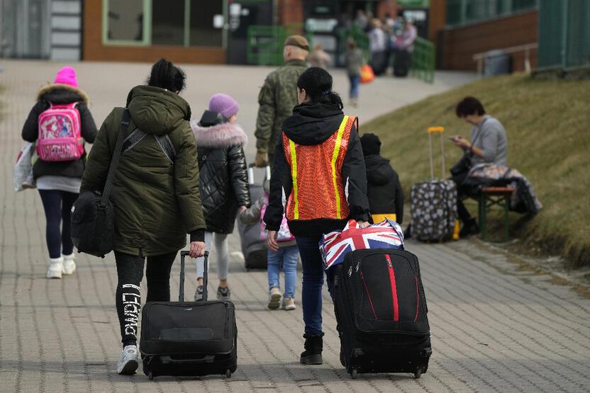 Polonya’ya geçen binlerce kişi Ukrayna’ya geri döndü - 3