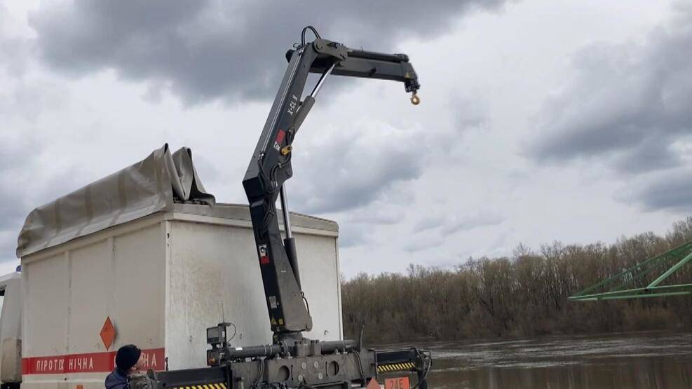 Çernihiv’de nehir kenarında füzeler bulundu - 1