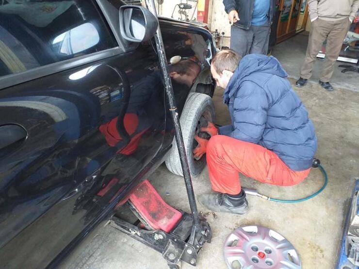 15 yıldır görmeden lastik tamir ediyor - 3