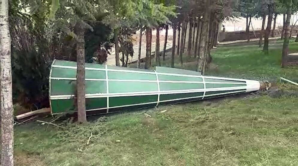 Yozgat'ta şiddetli rüzgar çatıları uçurdu - 5