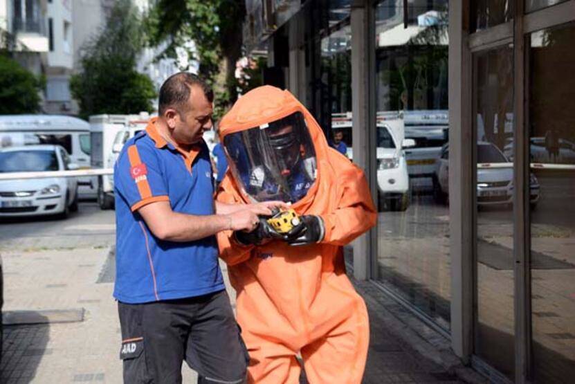 Mühendis ölü bulundu; masasındaki siyanür nedeniyle KBNR ekipleri inceleme yaptı - 4