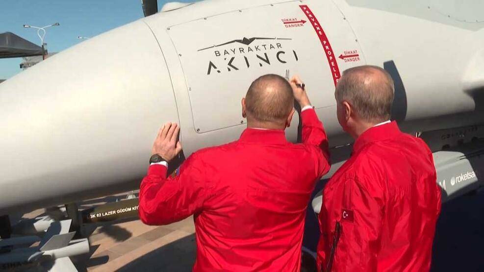 Erdoğan ve Aliyev, Bayraktar Akıncı SİHA'sını imzaladı - 1