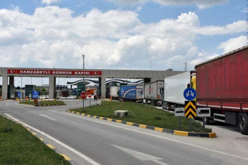 Sınırda 1 haftadır süren TIR kuyruğu çilesi - 6