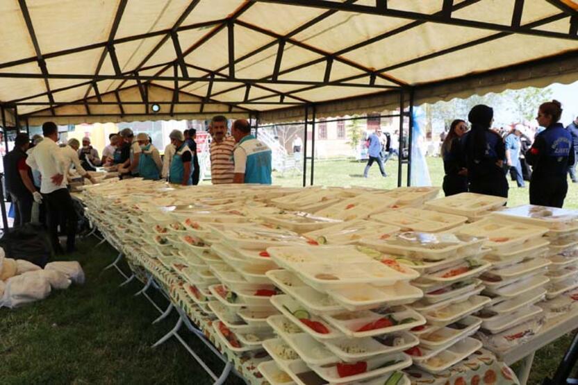 Van'da tarihi kalede 'Dünya Kahvaltı Günü' etkinliği - 8