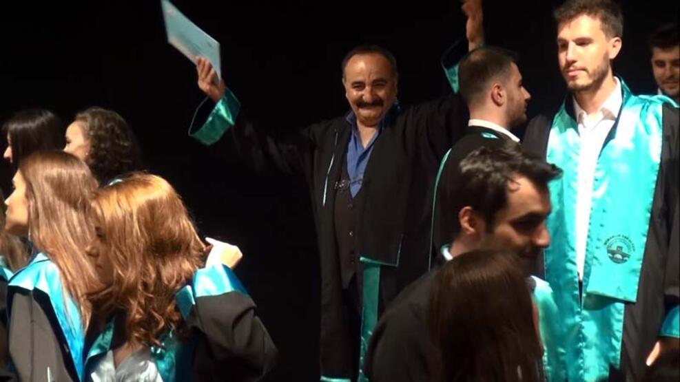 Afla döndüğü üniversiteden 40 yıl sonra mezun oldu - 2